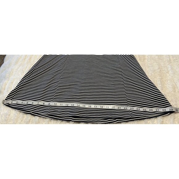 Women's GAP Brand Fit & Flare Dress Knee Length Black White Striped Size 12 - Picture 7 of 16